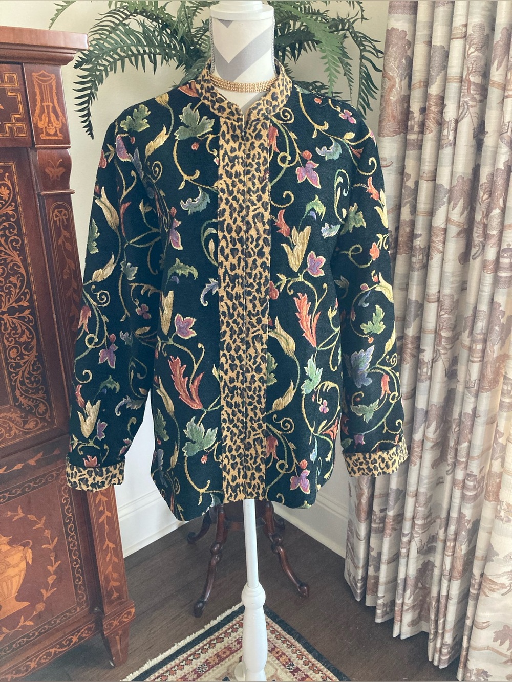 Woman's White Stage Lined Floral Tapestry Jacket/ Blazer Size L